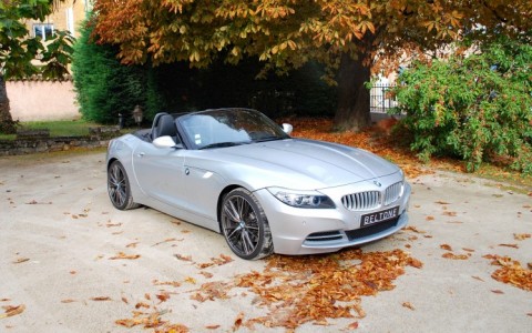 BMW Z4 (E89) SDRIVE 3.5i 306 cv Luxe Vous habitez loin de Lyon ? Nous venons vous chercher à la gare ou à l aéroport.