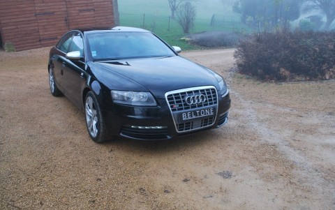 Audi S6 5.2 V10 435 Quattro Tiptronic Vous habitez loin de Lyon ? Nous venons vous chercher à la gare ou à l aéroport.