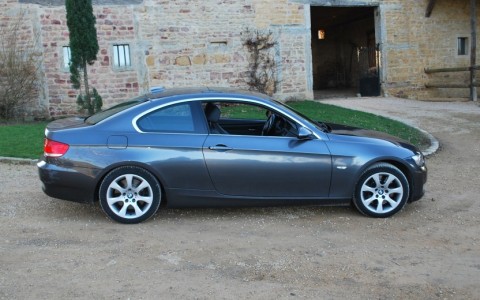 BMW 330xd Coupé (E92) Luxe 231 cv Le Pare-choc arrière sera refait avant la vente