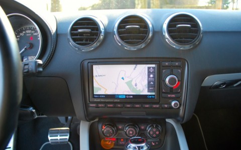 Audi TTS 2.0 TFSI 272 Quattro S-Tronic GPS Plus : Système de navigation MMI Europe
