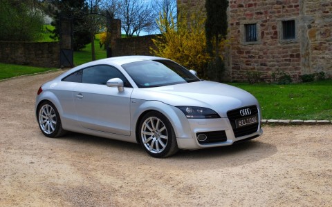 Audi TT 1.8 TFSI 160 S-Line Vous habitez loin de Lyon ? Nous venons vous chercher à la gare ou à l'aéroport.