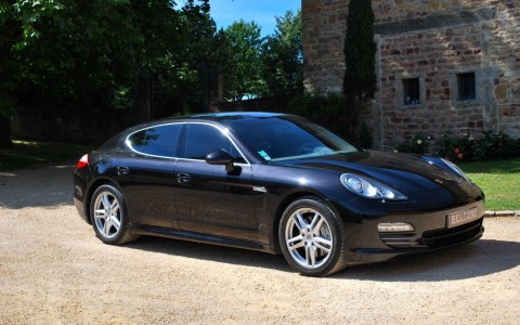 Porsche Panamera 4S PDK Vous habitez loin de Lyon ? Nous venons vous chercher à la gare ou à l'aéroport.