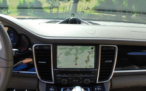 Porsche Panamera 4S PDK P23: Porsche Communication Management (PCM) incluant module de navigation