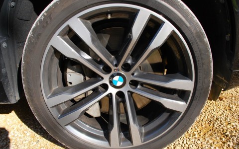 BMW X5 (F85) M50D 381 cv 02V9: Jantes en alliage leger 20