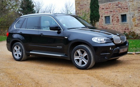 BMW X5 40d 306cv Luxe Vous habitez loin de Lyon ? Nous venons vous chercher à la gare ou à l'aéroport.