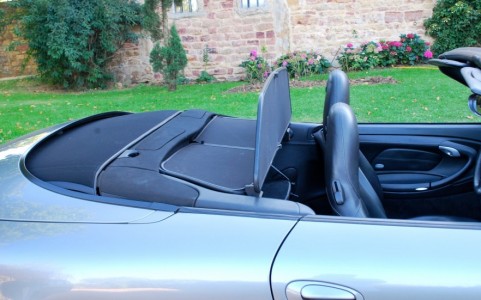 Porsche 996 Carrera Cabriolet 3.6 320 cv 551 - Saute vent