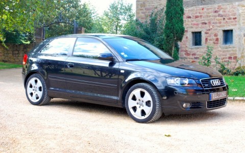 Audi A3 3.2 V6 Quattro Ambition Luxe DSG  Vous habitez loin de Lyon ? Nous venons vous chercher à la gare ou à l'aéroport.