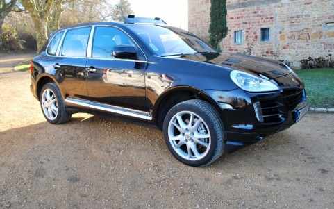 Porsche Cayenne S 4.8 V8 Tiptronic S Vous habitez loin de Lyon ? Nous venons vous chercher à la gare ou à l'aéroport