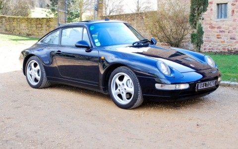 Porsche 993 Carrera 4 285cv Vous habitez loin de Lyon ? Nous venons vous chercher à la gare ou à l'aéroport.