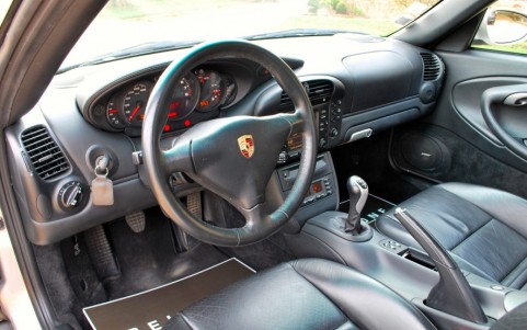 Porsche 996 Carrera 4 3.6 320 cv 