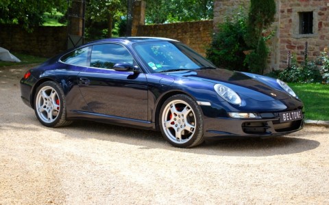 Porsche 997 Carrera S 3.8 355cv Vous habitez loin de Lyon ? Nous venons vous chercher à la gare ou à l'aéroport.