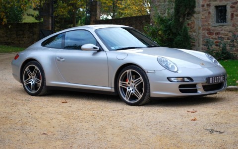 Porsche 997 Carrera 4S 3.8 355cv Vous habitez loin de Lyon ? Nous venons vous chercher à la gare ou à l'aéroport.