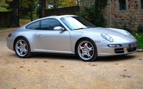 Porsche 997 Carrera 4S 3.8 355cv Vous habitez loin de Lyon ? Nous venons vous chercher à la gare ou à l'aéroport.