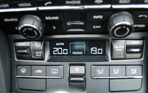 Porsche Cayman S 3.4 325cv PDK 573 : Climatisation automatique bi-zone