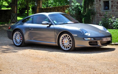 Porsche 997 Carrera S 3.8 355cv Vous habitez loin de Lyon ? Nous venons vous chercher à la gare ou à l'aéroport.