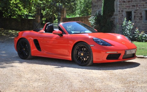 Porsche 718 Boxster PDK Vous habitez loin de Lyon ? Nous venons vous chercher à la gare ou à l'aéroport.