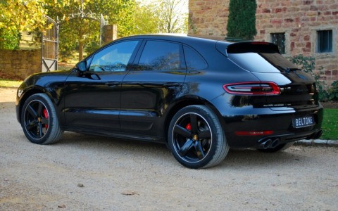 Porsche Macan Turbo Pack Performance 2T : Noir Intense métallisée