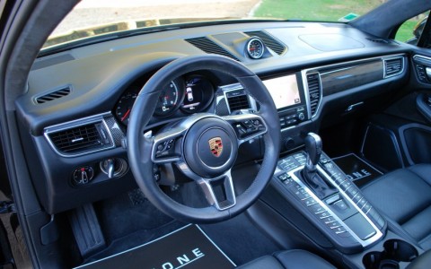 Porsche Macan Turbo Pack Performance 9VJ : Burmester High-End Surround Sound System