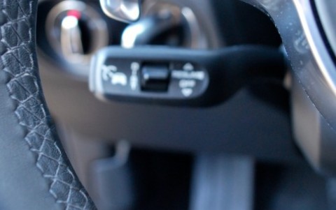 Porsche Macan Turbo Pack Performance 8T3 : Régulateur de vitesse adaptatif incluant le Porsche Activ Safe (PAS)