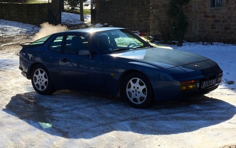 Porsche 944 2.5 Turbo 250cv Vous habitez loin de Lyon ? Nous venons vous chercher à la gare ou à l'aéroport.