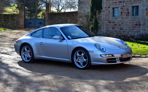 Porsche 997 Carrera S 3.8 355cv Vous habitez loin de Lyon ? Nous venons vous chercher à la gare ou à l'aéroport.