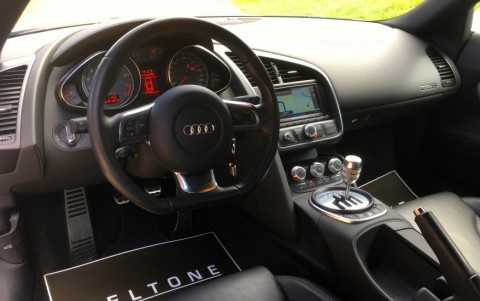 Audi  R8 4.2 FSI Quattro 420cv Volant Sport multi-fonctions en cuir