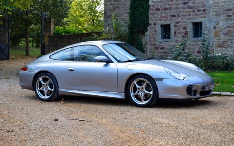 Porsche 996 Anniversaire 3.6 345cv Vous habitez loin de Lyon ? Nous venons vous chercher à la gare ou à l'aéroport.