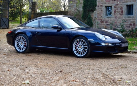 Porsche 997 Carrera S 3.8 355cv Vous habitez loin de Lyon ? Nous venons vous chercher à la gare ou à l'aéroport.