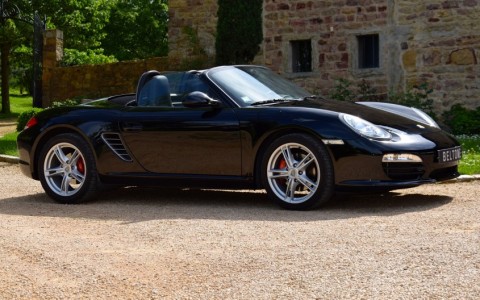 Porsche Boxster S 3.4 310cv PDK Vous habitez loin de Lyon ? Nous venons vous chercher à la gare ou à l'aéroport.