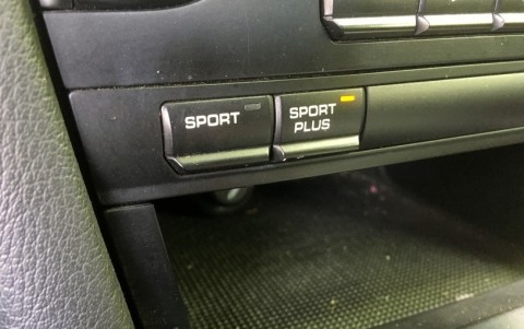 Porsche Boxster S 3.4 310cv PDK 639 / 026 : Pack Sport Chrono à fond argent avec boutons 