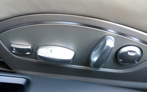 Porsche 991 Carrera BVM7 321 / 322 / 537 / 656 : Sièges Sport 14 réglages électriques à mémoire coté conducteur