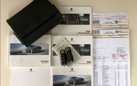 Porsche Cayenne Turbo 4.8 V8 500cv Véhicule ayant bénéficié d'un entretien régulier, avec justificatif