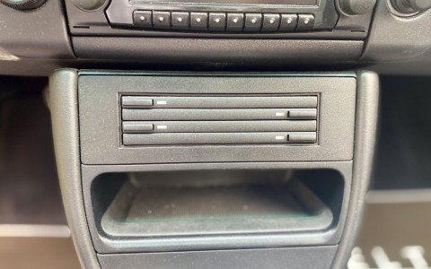 Porsche 996 Carrera 3.4 300cv 424 : Range-CD de console centrale